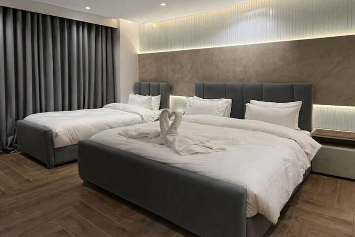 Room 7 of 41