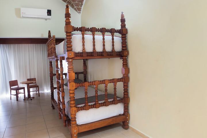 Room 19 of 182