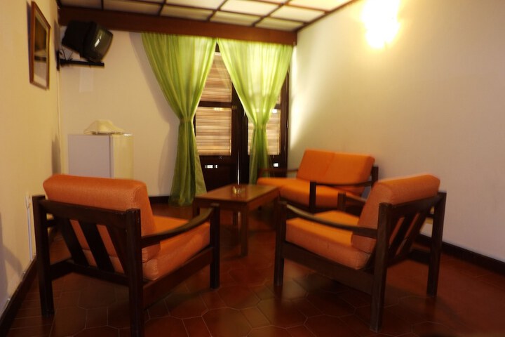 Room 16 of 33