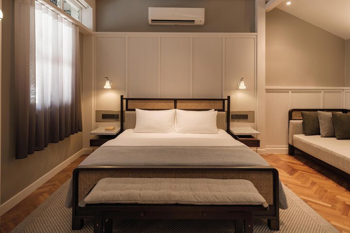 Room 15 of 43