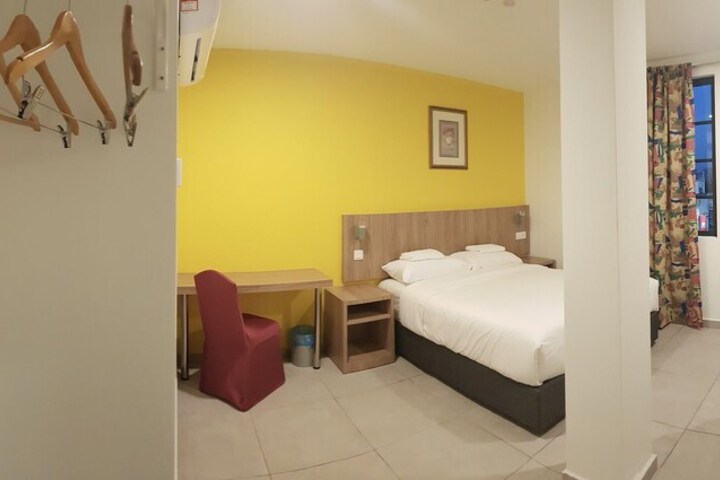 Room 15 of 22