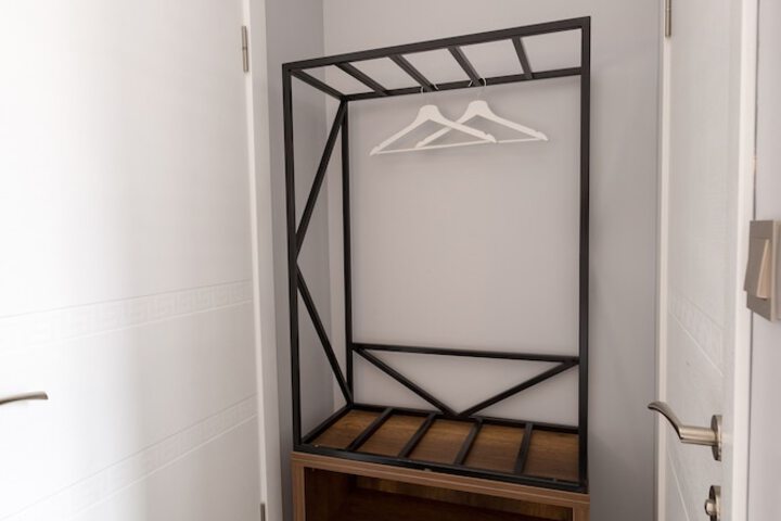 Room 21 of 28