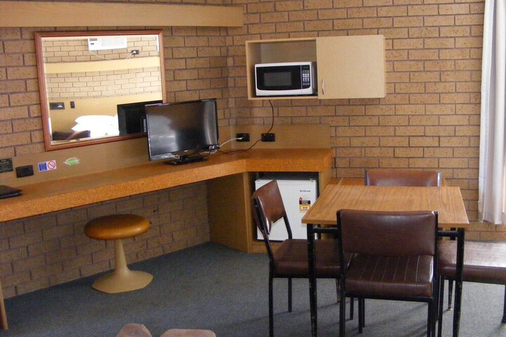 Room 13 of 22
