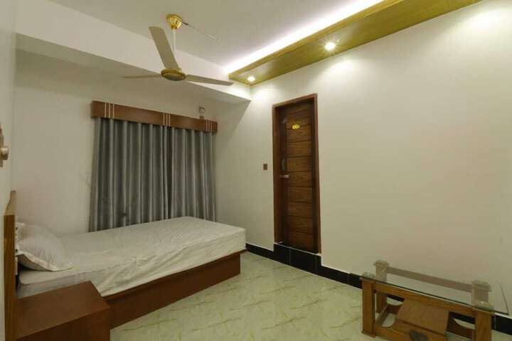 Room 3 of 6