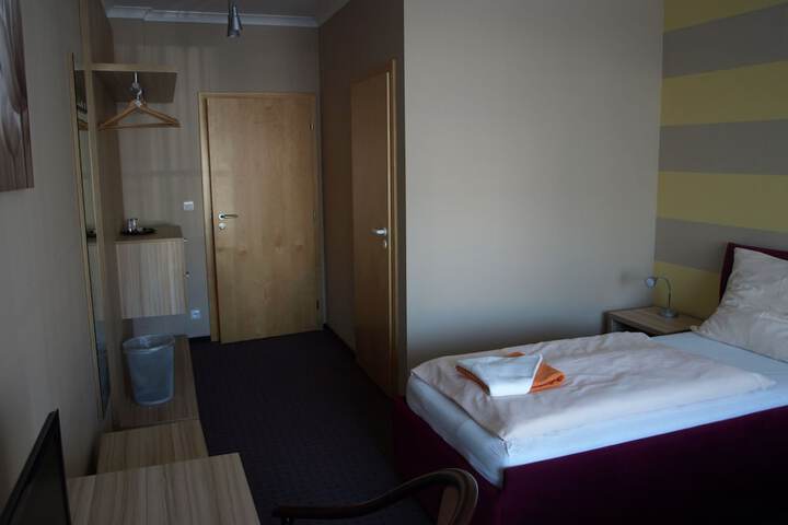 Room 15 of 39