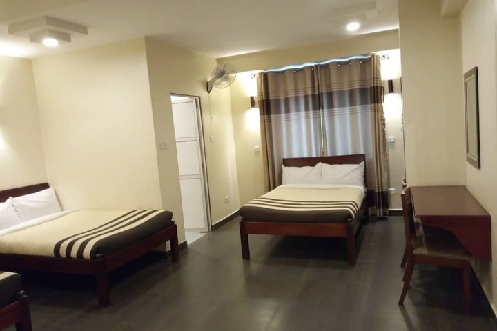 Room 6 of 32