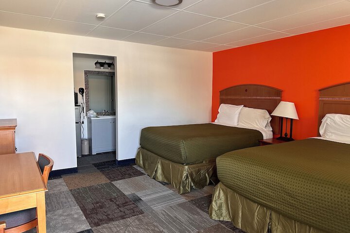 Room 9 of 33