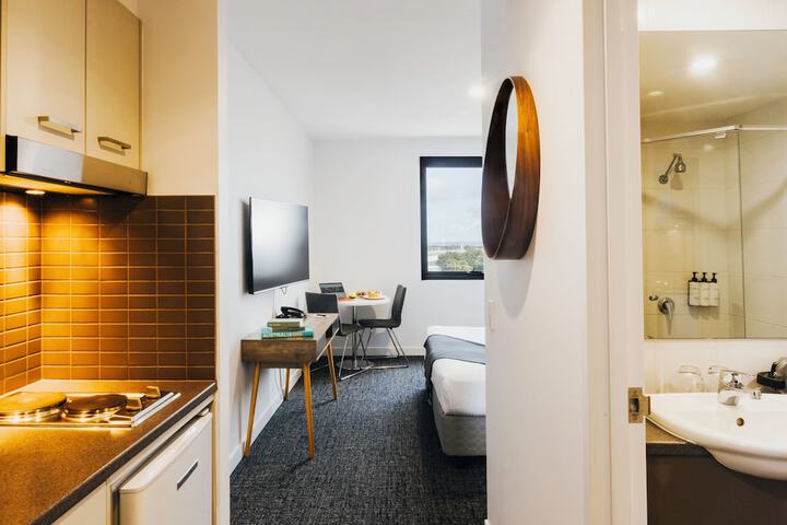 Room 12 of 16
