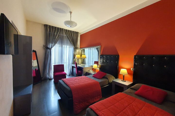 Room 13 of 31