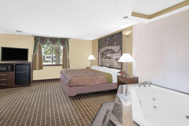 1 King Bed (11 of 13)