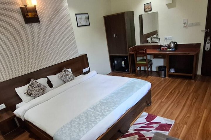 Room 12 of 126