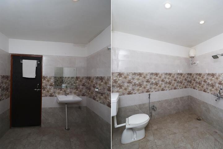 OYO 13214 Hotel Metro 7x11