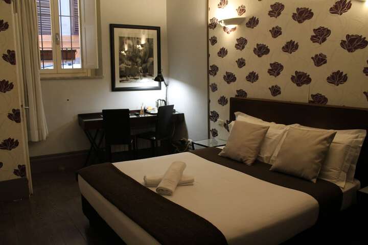 Room 16 of 62