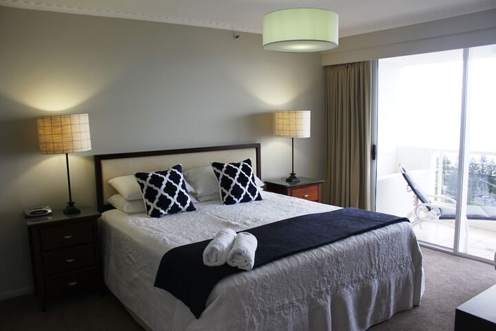 Room 5 of 118