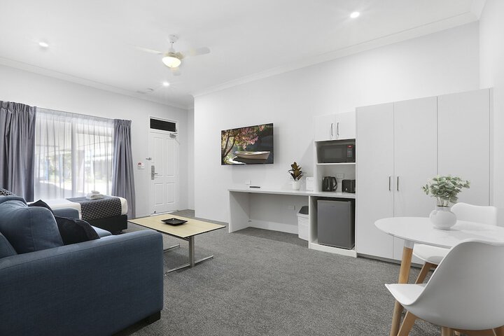 Room 62 of 80
