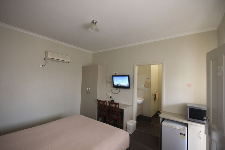 Room 7 of 86