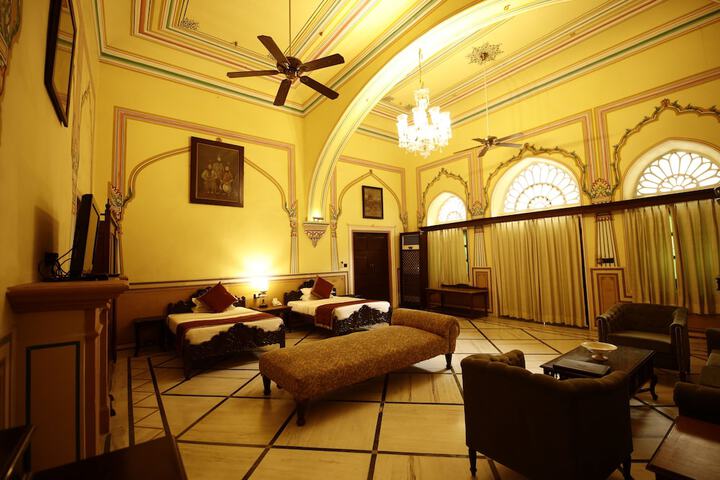 Room 25 of 92