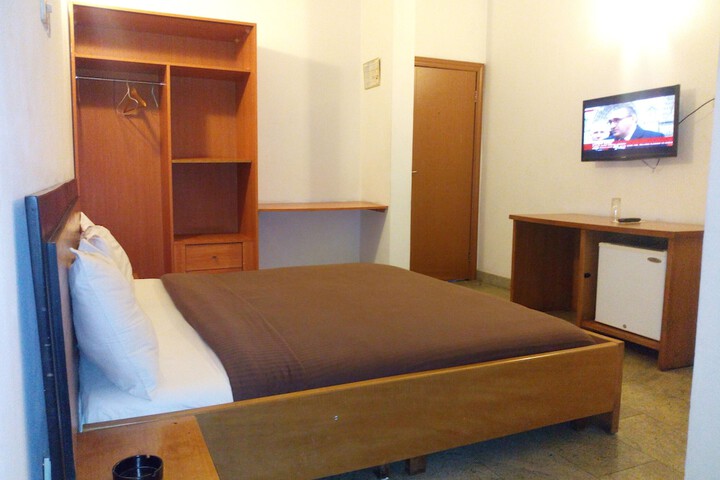Room 14 of 44