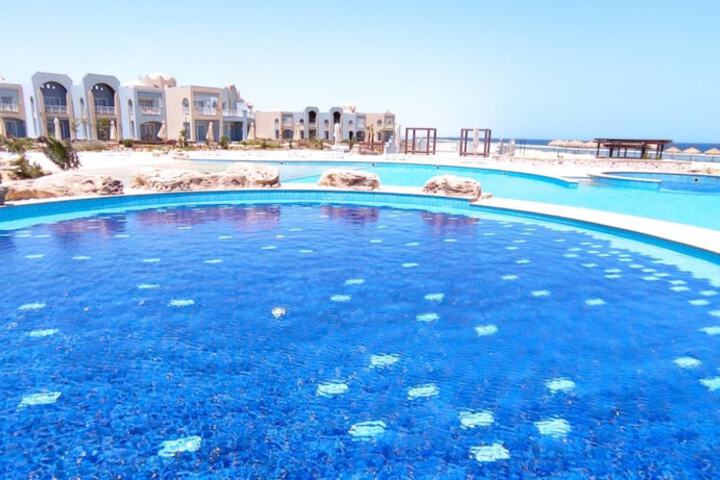 Pool 13 of 35