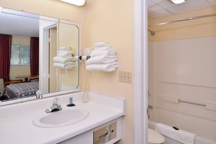 2 Double Beds (6 of 7)