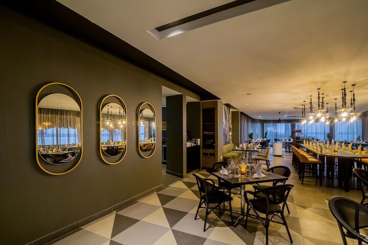 Dining 85 of 161