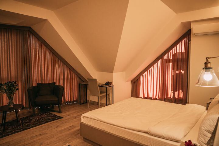 Room 19 of 22