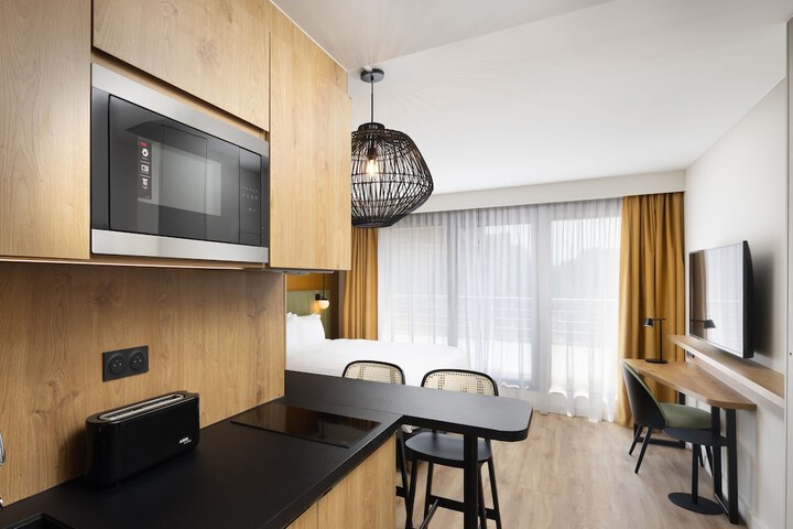 Room 12 of 44