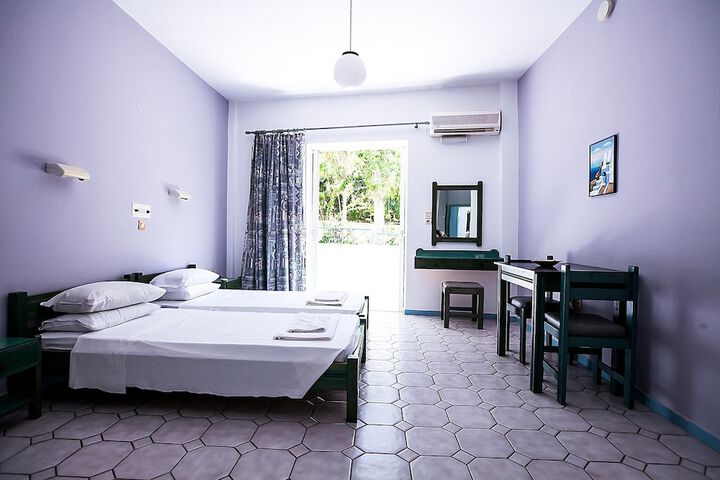 Room 4 of 48