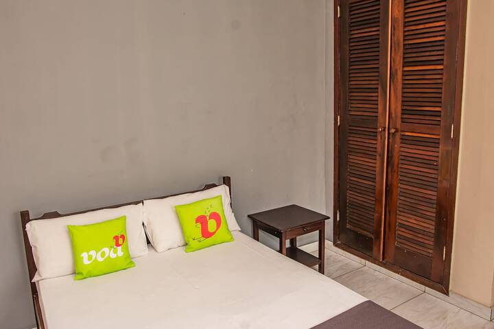 Room 13 of 40
