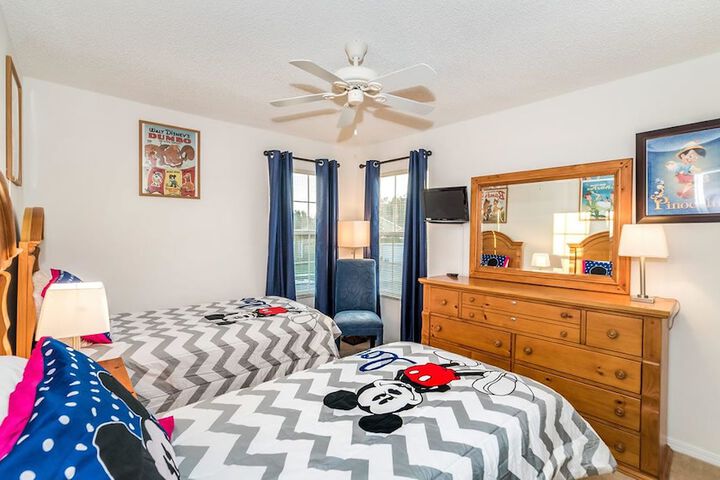 Room 10 of 29