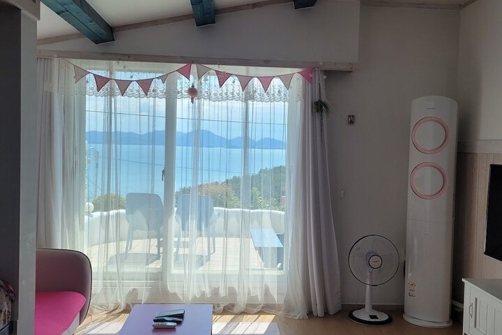 Room 25 of 53