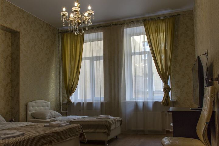 Room 14 of 18