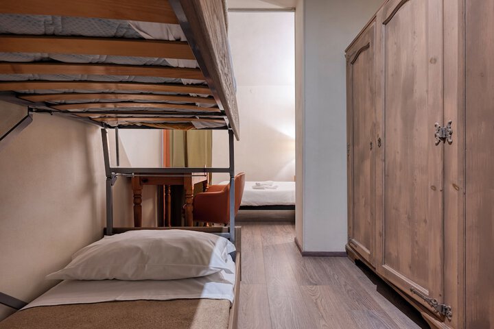 Room 25 of 112