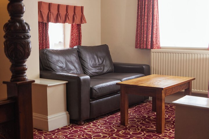 Room 4 of 55