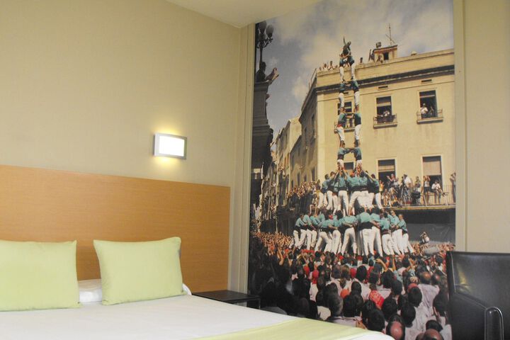 Room 3 of 27