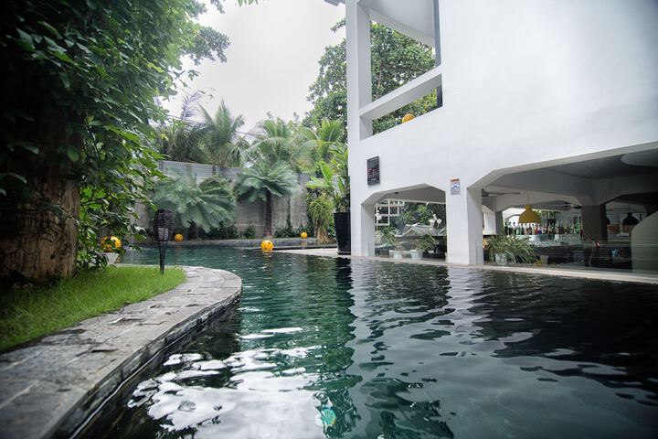 Pool 27 of 39