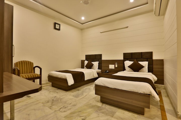 Room 15 of 24