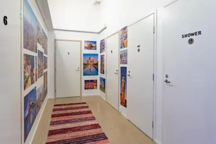 Room 10 of 21