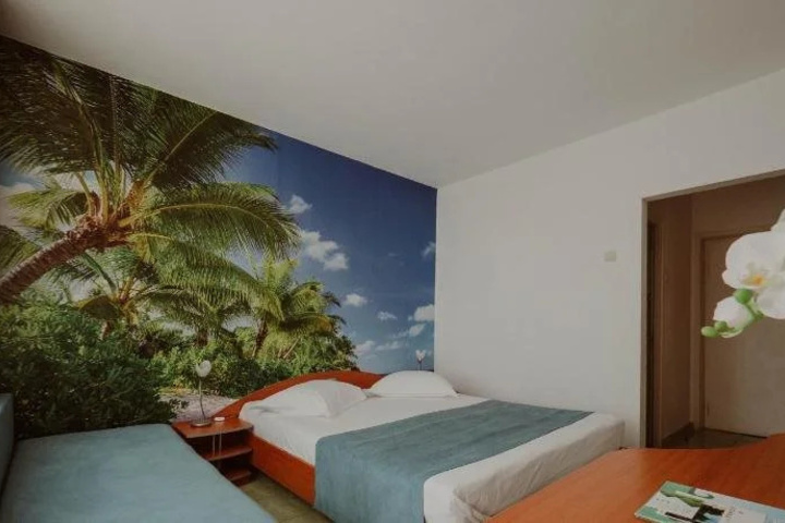Room 5 of 24