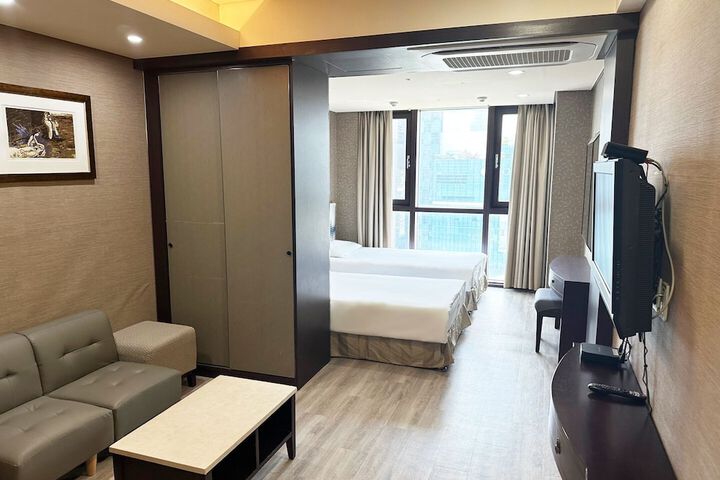 Room 21 of 77