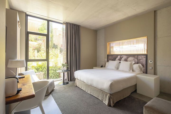 Room 25 of 100