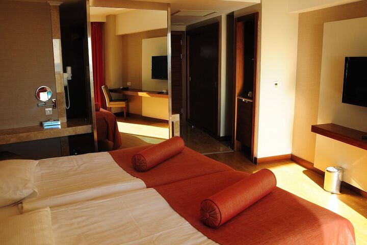 Room 12 of 69