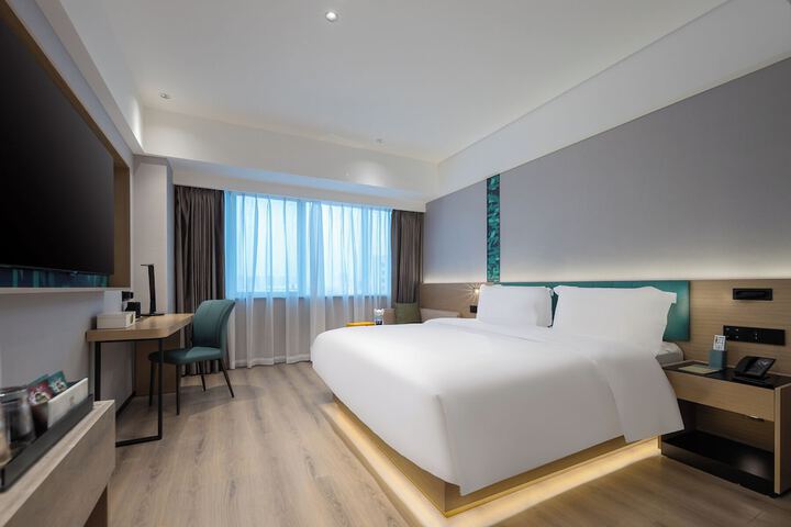 Room 3 of 7