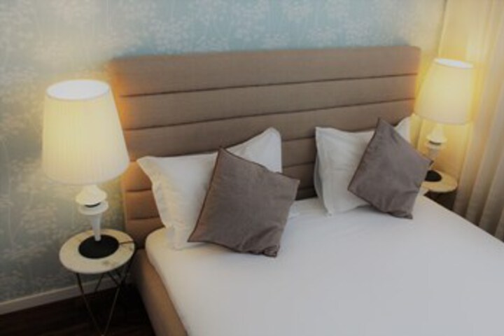 Room 48 of 74