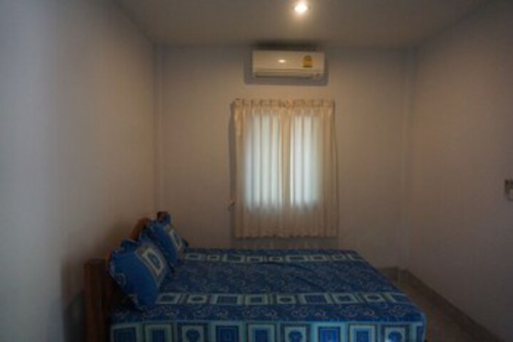 Room 11 of 20