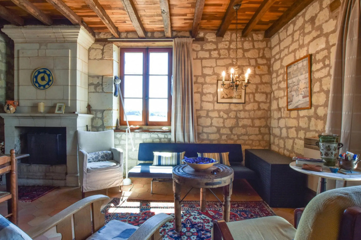Room 2 of 20