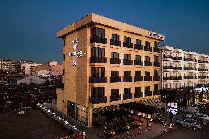 The Rest Port Hotel