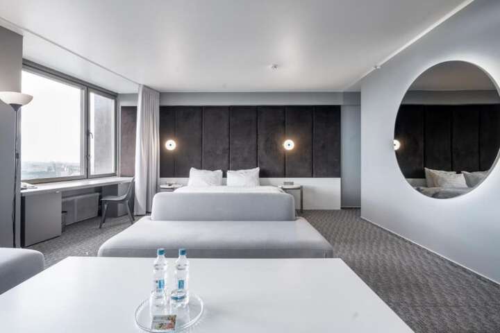 Room 11 of 49