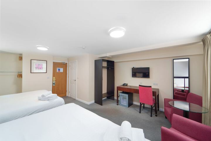 Room 30 of 112