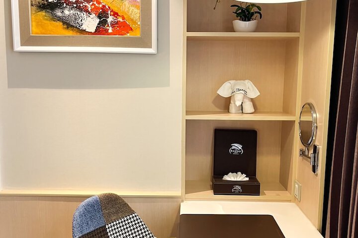 Room 19 of 66